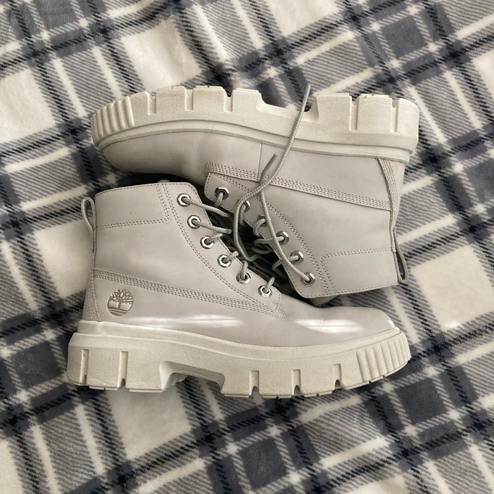 Timberland Chunky Sole Boots - Light Gray